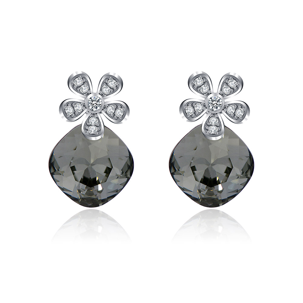 Lovely Flower Pierced Swarovski Crystal Earrings